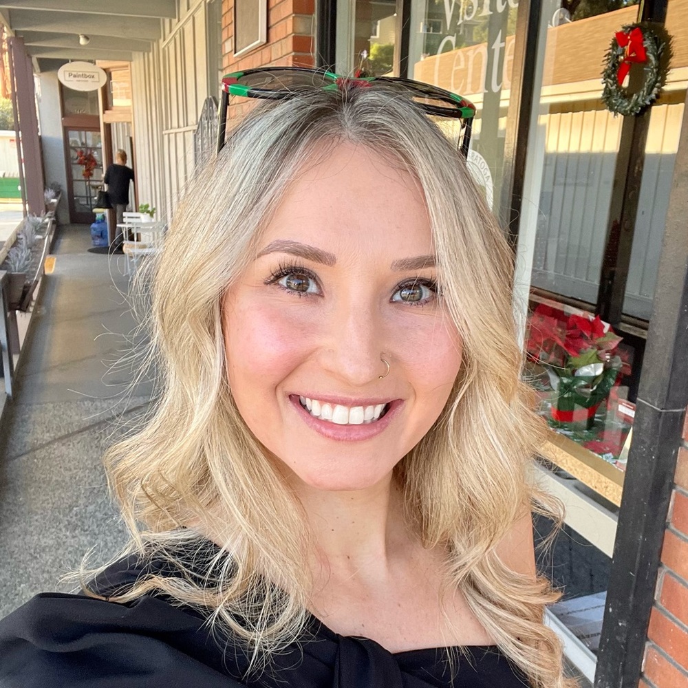 Meet your Posher, Brooke